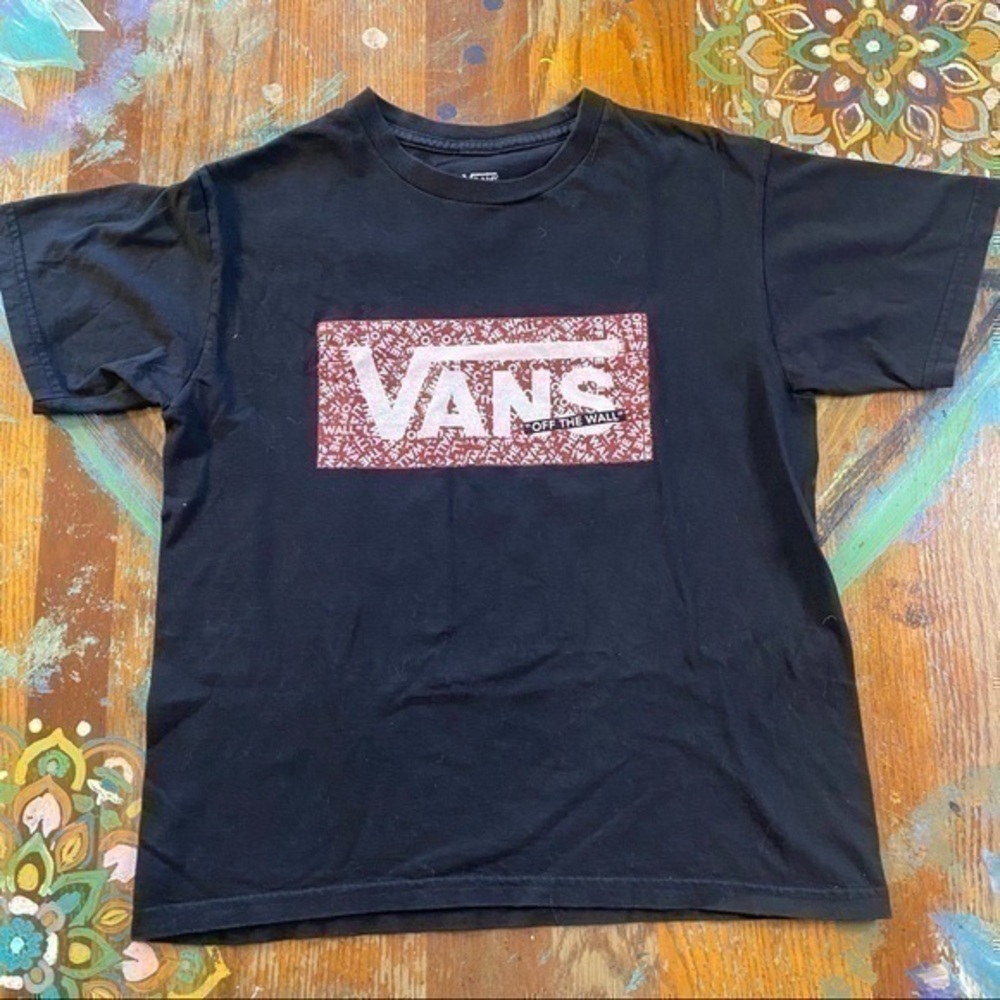 Really Clean Classic Vans Shirt in a Size S/Medium
